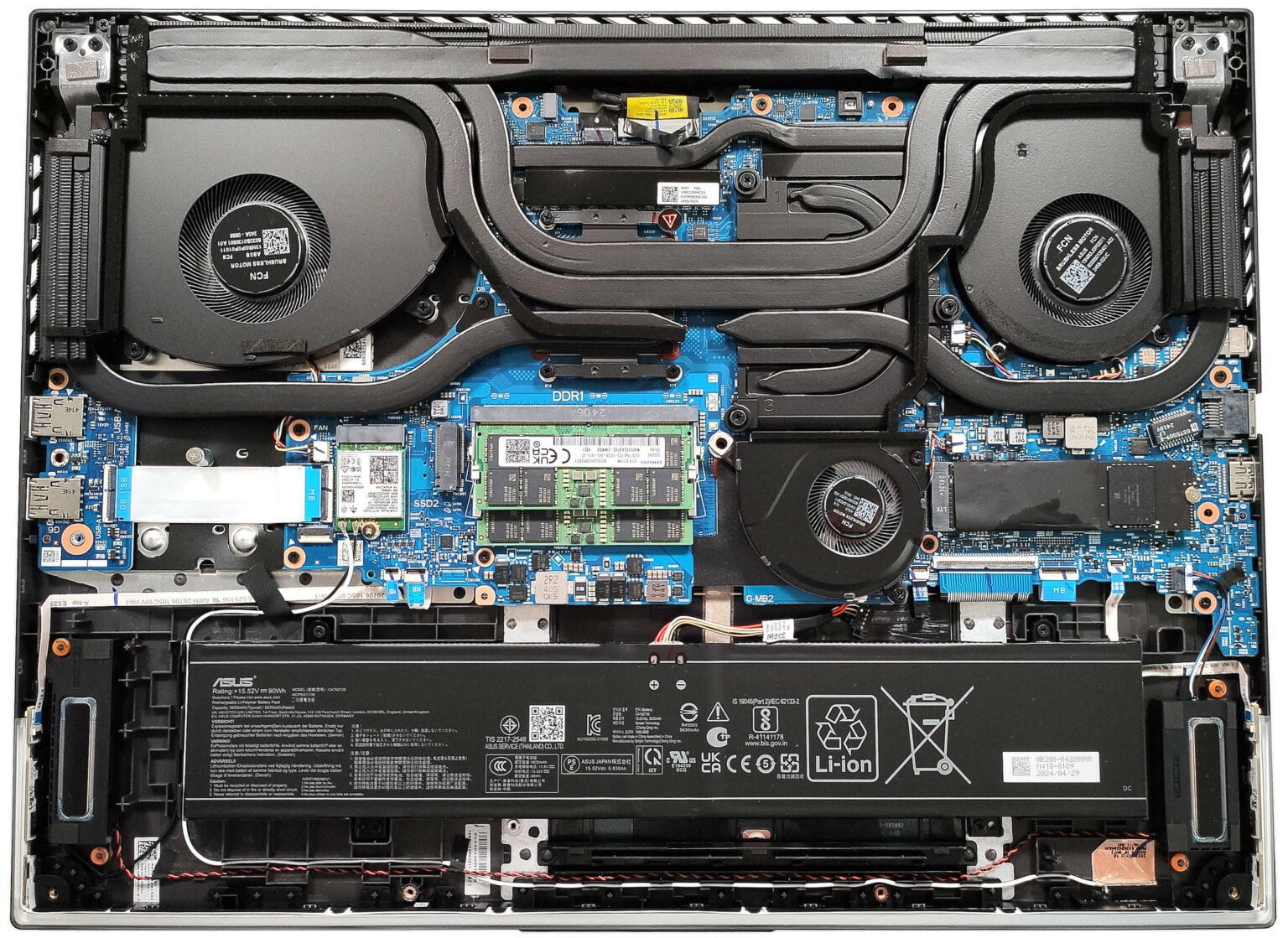 Internal Photo of Asus ROG Strix G18 G814, G814J, Strix Scar 18 G834, G834J, RGB backlit US keyboard per-key (ASUS G814)